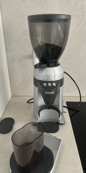 Bild von der Kaffeemühle Graef CM 900 in meiner Küche