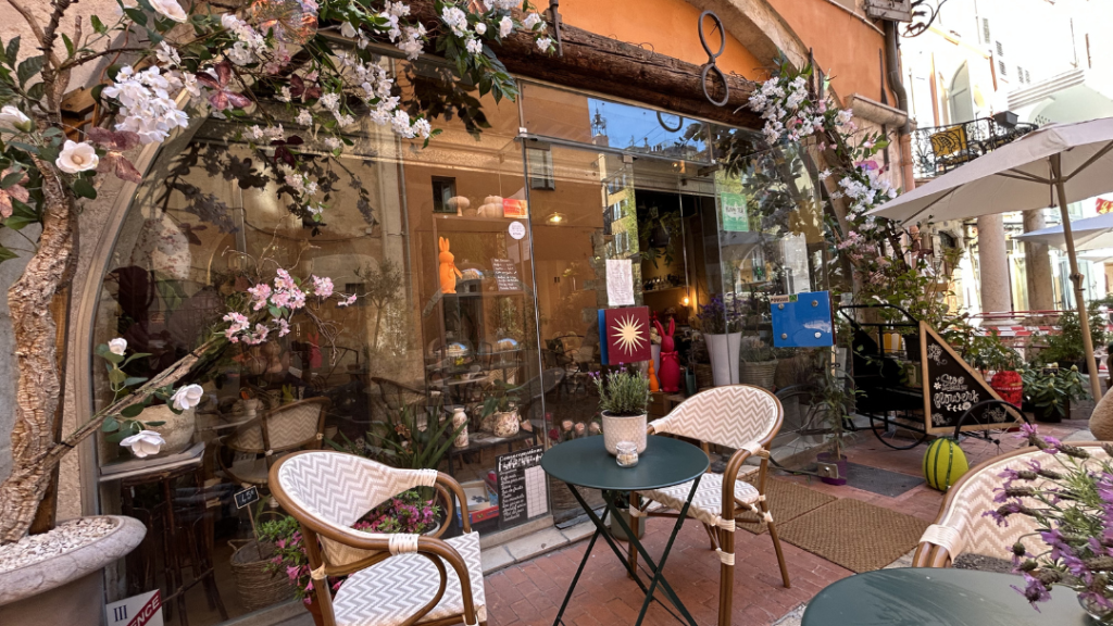 Das Foto zeigt den Eingang vom Maison Jeanne Cérès in Grasse