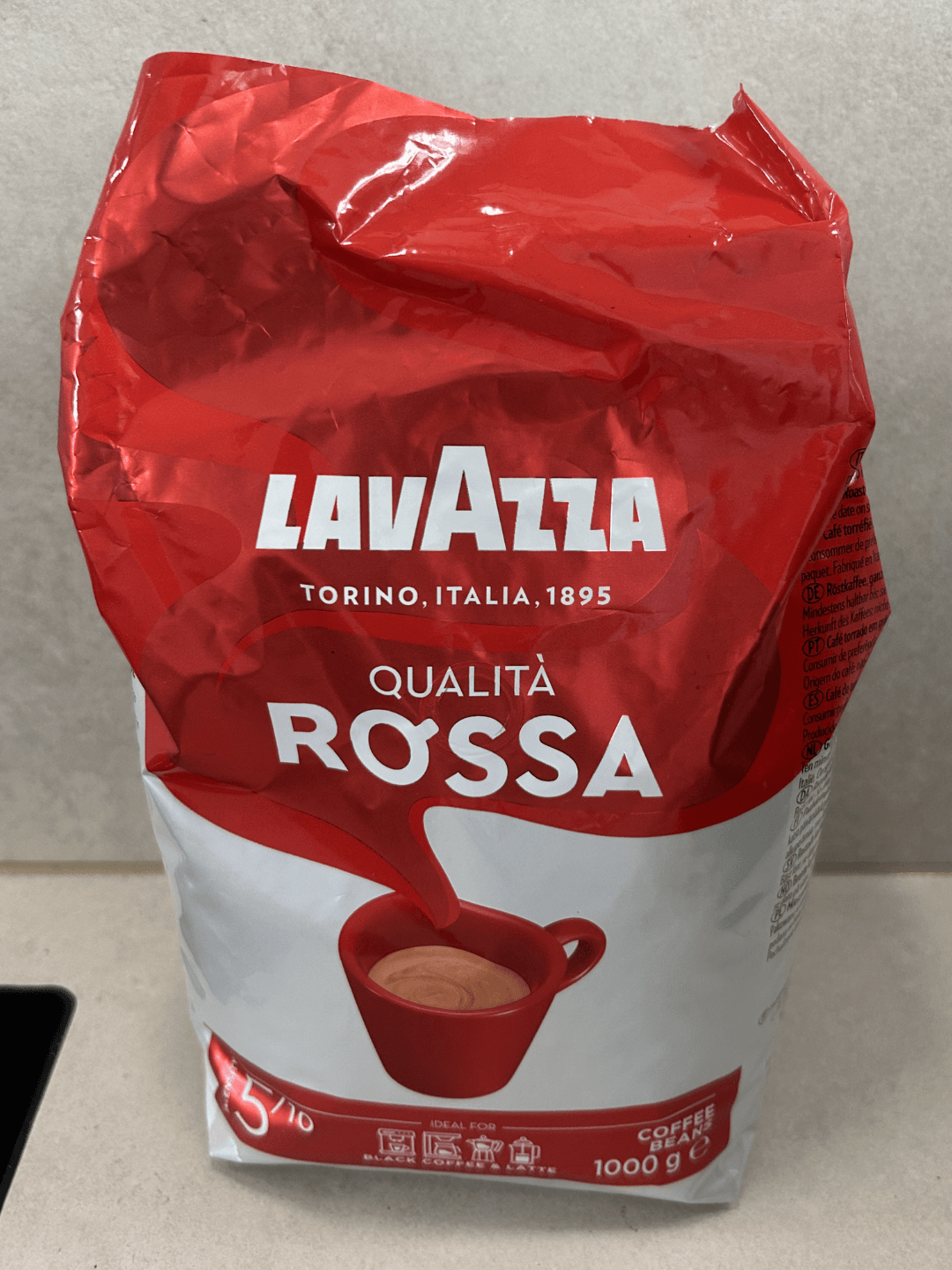 Lavazza Qualità Rossa Bohnen als Testkaffee im Espressomühlen Test
